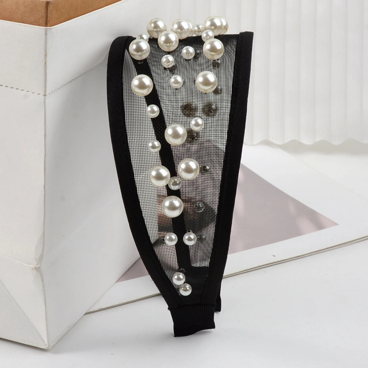 Tiara Elegante de Pérolas e Strass para Mulheres, Faixa de Cabelo Luxuosa Acolchoada