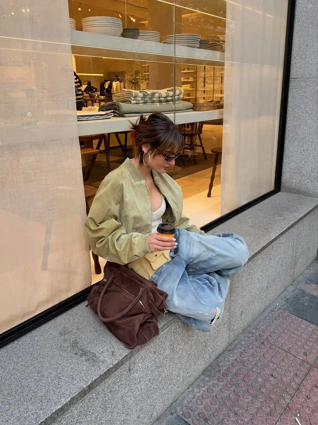 Jaquetas Bomber Cropped Femininas em Caqui com Gola Lapela, Fechamento Total com Zíper, Detalhes de Bolso, Manga Longa, Moda Casual Y2K