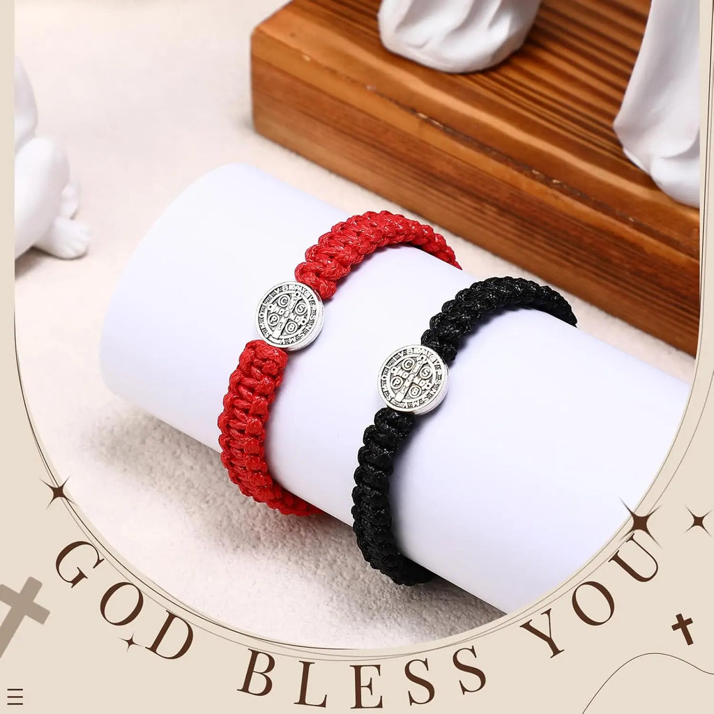 2 peças pulseiras com medalha católica de São Bento, pulseiras ajustáveis de corda preta e vermelha, joias religiosas, presentes para homens e mulheres